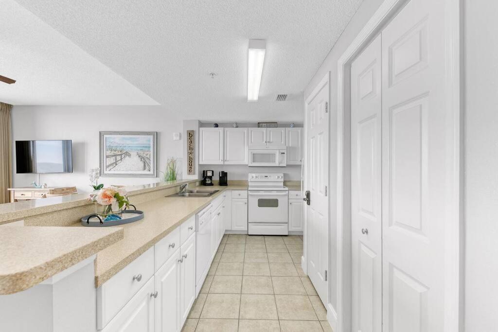 Beachfront Condo #607 At Majestic Beach Resort Panama City Beach Exterior foto